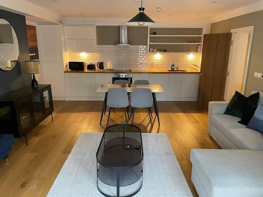 Stunning Apartment By The Leas, West End Folkestone Exterior photo
